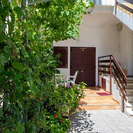 Rooms & Studio Apartment Mira Baška Zewnętrze zdjęcie