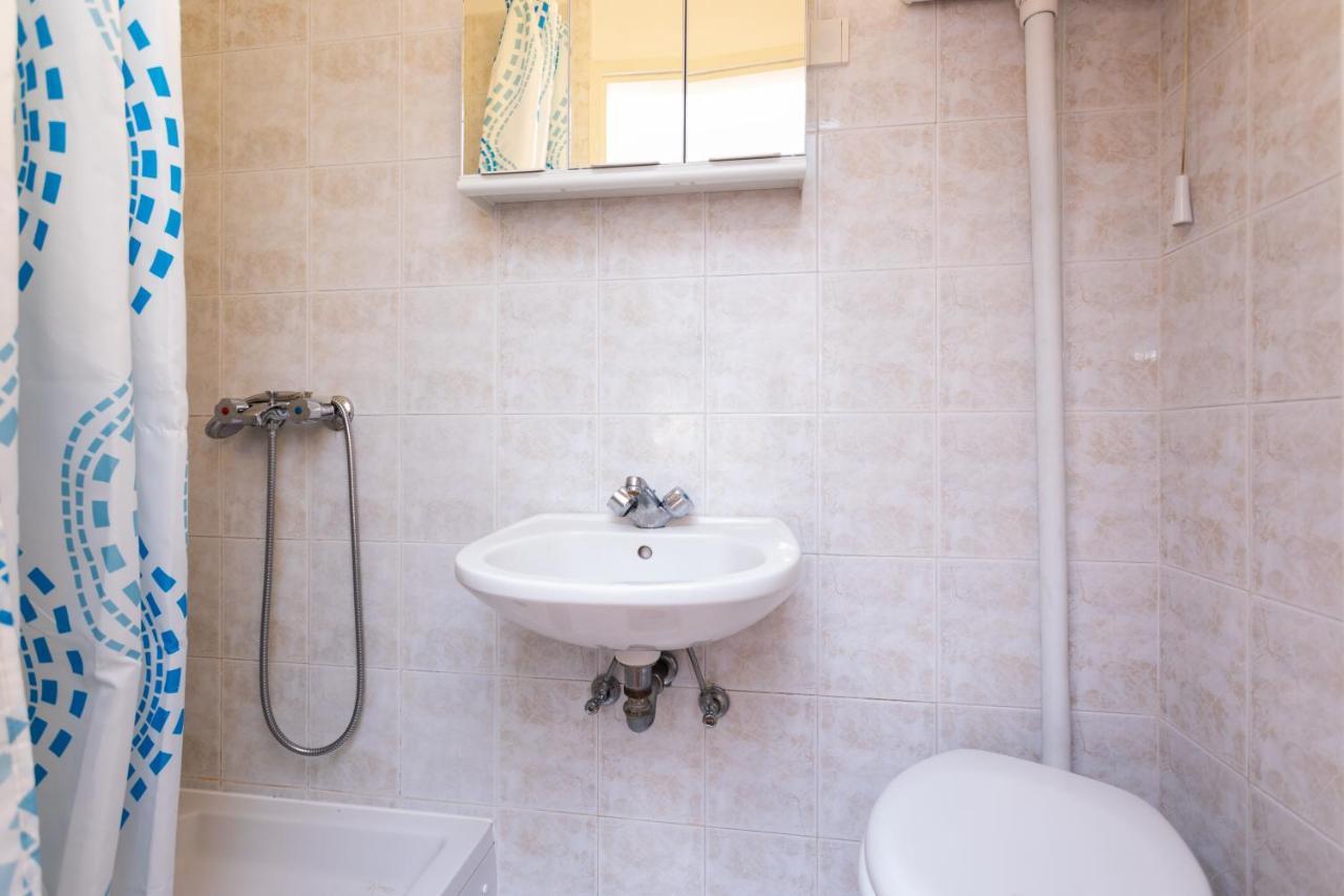 Rooms & Studio Apartment Mira Baška Zewnętrze zdjęcie